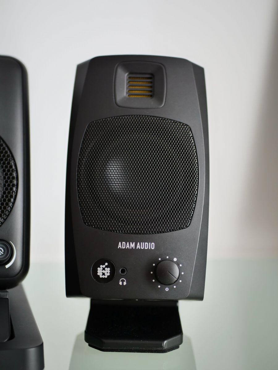 Vista del Adam Audio D3V