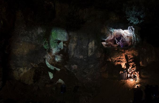 FOTO:Cueva del Mazo, Cantabria. FOTOCueva del Mazo, Cantabria.